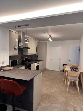 Aya's Snaresbrook Apartment
